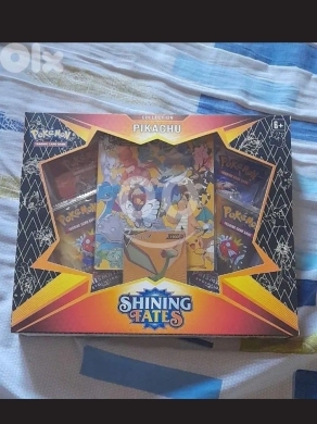 Gaming Console & Accessories in Mazraat Yachouh - مجموعة بطاقات بوكيمون شاينينج فيتس بيكاتشو المميزة | Pok&eacute;mon Shining Fates Pikachu Collection