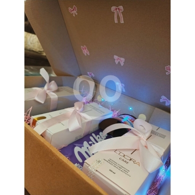 Health & Beauty in Taalabaya - بوكس العناية المتكامل بمنتجات لادورا الطبيعية مع إضاءة | L&#039;Dora Natural Care Gift Box with LED Light