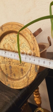 Antiques & Collectibles in Salim Slam - صحن تذكاري تونسي و نقش يدوي خيالي