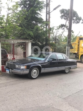 Cadillac in Beirut City - Cadillac Fleetwood 1993