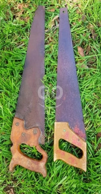 Antiques & Collectibles in Batroun - زوج مناشير خشب يدوية قديمة لهواة التراث | Pair of Vintage Antique Hand Saws