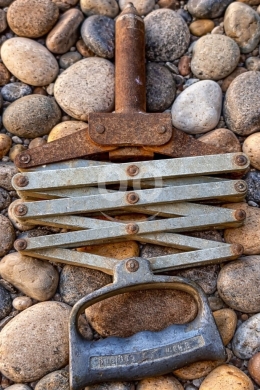 Antiques & Collectibles dans Batroun - ماكينة تبشيم (برشام) يدوية قديمة - صناعة إنجليزية | Vintage Heavy-Duty Manual Rivet Tool