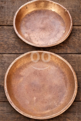 Antiques & Collectibles في البترون - كفتي ميزان نحاس قديم - قطعة تراثية أصلية | Pair of Vintage Brass Scale Pans - Antique Collectible