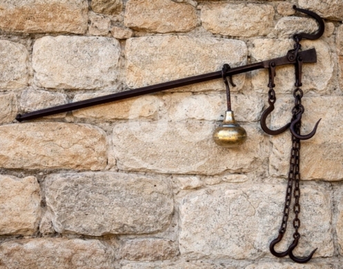 Antiques & Collectibles في البترون - ميزان "قبان" حديد تراثي قديم مع ثقل النحاس | Vintage Antique Steelyard Balance Scale "Qabban