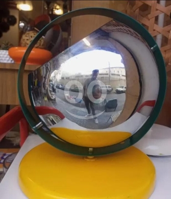 Antiques & Collectibles in Bachoura - مصباح "سبيس إيدج" إيطالي بتصميم عصري مرن | Italian Space-Age Table Lamp - Adjustable