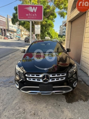 Mercedes-Benz in Sour - GLA 2018