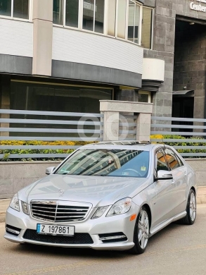 Mercedes-Benz in Tripoli - E350 2010
