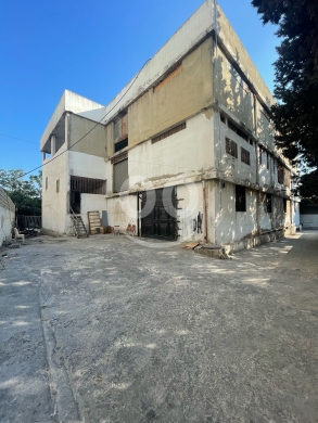 عقارات تجارية للبيع في طرابلس - مبنى كامل للبيع مع مستودع - طرابلس طريق المرفأ | Building with Warehouse for Sale- Tripoli Port Road