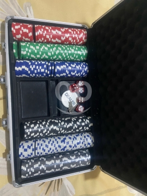Gaming Console & Accessories in Mazraat Yachouh - Poker set