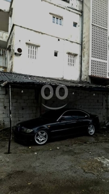 BMW in Zouk Mosbeh - Bmw 325 model 2002