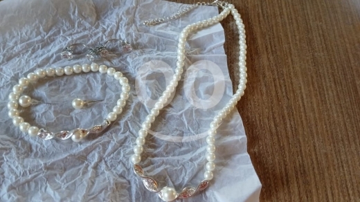 Antiques & Collectibles dans Beyrouth - طقم مجوهرات فضة خالص وستراس - كولييه وإسوارة وحلق وخاتم | Pure Silver & Strass Jewelry Set