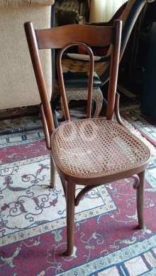 Antiques & Collectibles in Beirut City - كرسي خيزران قديم وأنيق بحالة جيدة جداً | Vintage Bamboo Chair in Good Condition