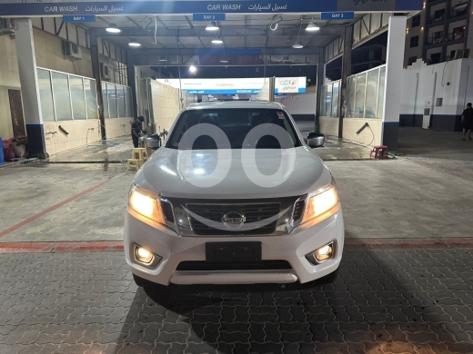 Nissan in Majd Laya - فانات ركاب ومغلقة+بيكأبات 4*4