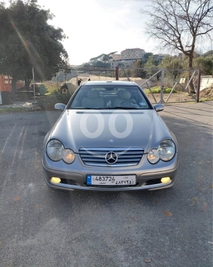 Mercedes-Benz in Damour - 230 model 2004