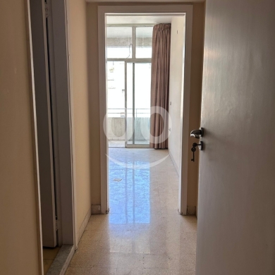 Other real estate in Hamra - شقة لقطة للبيع في الحمراء 225م صك أخضر قرب LAU | Spacous Apt for Sale Hamra 225sqm Near LAU