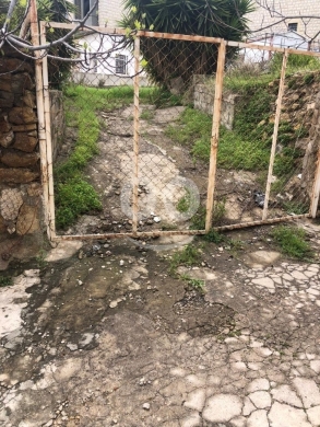 700m2 land+prime location 4sale in Beit Mery - أرض للبيع في بيت مريPM87L11 — 2