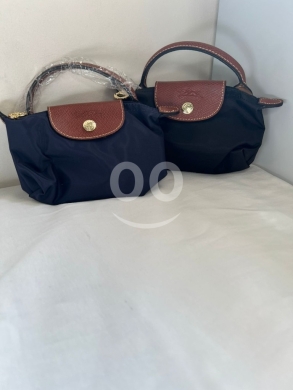 Vêtements, chaussures et accessoires dans Abou Samra - حقيبة "Longchamp" كلاسيكية أنيقة وعملية متوفرة الآن | Elegant and Practical Longchamp Handbags