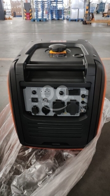 Tradesmen & Construction in Bakhoun - مولد كهرباء 3500 واط صامت بنزين مع ريموت كنترول للإيجار | 3500W Silent Petrol Generator for Rent