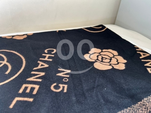 الملابس، الأحذية والزينة في أبو سمرا - شال نسائي فخم بتصاميم ماركات عالمية - عرض خاص | Elegant Luxury Brand Inspired Scarves - Special Offe
