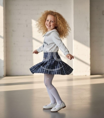 Produits pour bébés et enfants dans Nadim EL Jisr - طقم بناتي أنيق ببلوزة بيضاء وتنورة كاروهات كحلي | Girls White Peter Pan Collar & Plaid Skirt Set