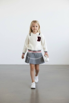 طقم تريكو بناتي شيك بكنزة صوف وتنورة بكسرات | Girls 2-Piece Knit Tricot Sweater & Pleated Skirt Set
