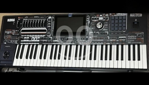 Musical Instruments & DJ Equipment in Sad el-Baouchrieh - أورغ كورج KORG PA5X MG جديد بالكرتونة مع حقيبة هدية | KORG PA5X MG Brand New & Soft Case Gift