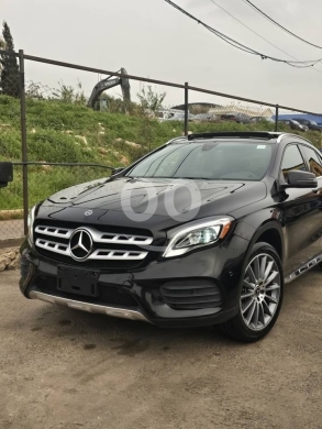 Mercedes-Benz in Jidra - مرسيدس GLA 250 موديل 2018 دفع رباعي مالك واحد | 2018 Mercedes-Benz GLA 250 4MATIC Clean Carfax