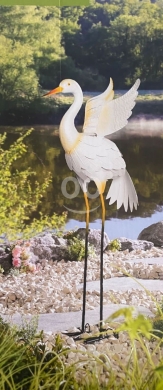 Maison & Jardin dans Rafide - تمثال طائر اللقلق للديكور الخارجي | Metal Heron Statue for Garden