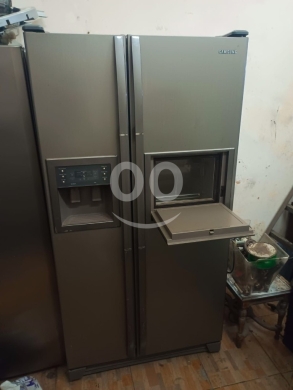 Kitchen appliances in Bourj el Barajneh - براد سامسونج Side by Side بابين بحالة ممتازة ومصروف توفيري | Samsung Side-by-Side Refrigerator