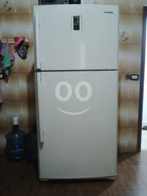 Kitchen appliances in Bourj el Barajneh - براد سامسونج (Samsung) بحالة نظيفة جداً مع كفالة وخدمة توصيل | Samsung Refrigerator Clean Condition