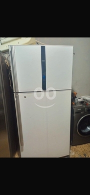 Kitchen appliances in Bourj el Barajneh - براد هيتاشي (Hitachi) انفرتر 26 قدم - بحالة ممتازة مع كفالة وتوصيل | Hitachi Inverter Refrigerator