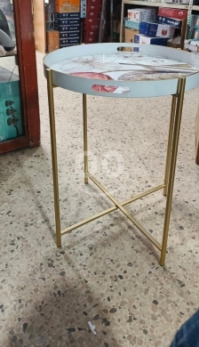 Other Goods in Taalabaya - طاولة تقديم عصرية مع صينية بتصميم زهور وأرجل ذهبية | Modern Tray Table Floral Design