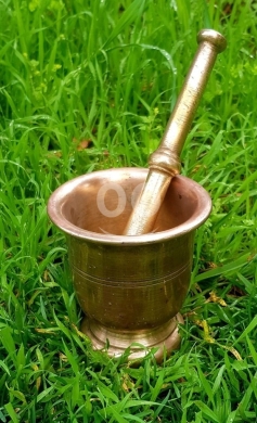 Antiques & Collectibles dans Batroun - هاون نحاس أنتيك يدوي بتصميم كلاسيكي متين | Antique Solid Brass Mortar and Pestle Set