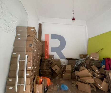 R9-3313 2 Shops for Sale in Metran Street Tripoli – Each 17 m²