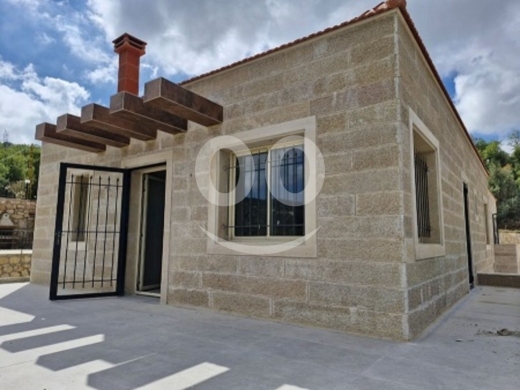 Other real estate in Mechmech - Villa for Sale Mechmech Jbeil Housing Area 250Sqm Land Area 350Sqm