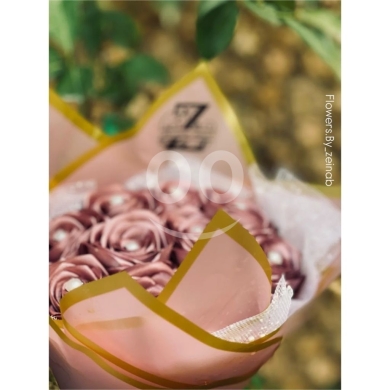 بوكيه ورد ستان موف صناعة يدوية مع لؤلؤ أنيق | Handmade Purple Satin Rose Bouquet with Pea… — 2