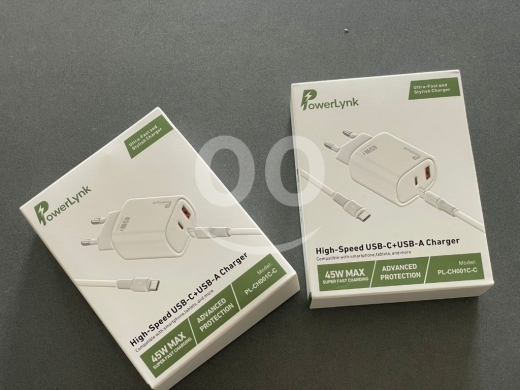 Mobile accessories in Beirut City - شاحن سريع 45 واط بمنفذين USB-C و USB-A مع كابل تايب سي | Fast 45W Dual Port USB-C & USB-A Charger