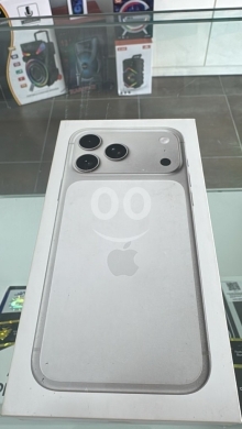 Mobile phones in Adonis - أيفون 17 برو ماكس 256 جيجابايت فضي (eSIM) جديد | iPhone 17 Pro Max 256GB Silver - New (eSIM)