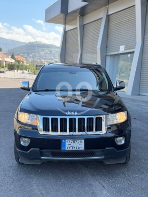 Jeep in Bechmizzine - GRAND CHEROKEE 2012
