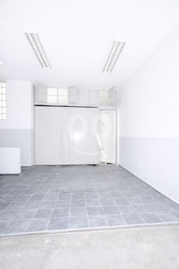 Commercials for rent dans Saïda - صالات عرض ومحلات تجارية مميزة ومستودعات للإيجار في صيدا الطريق العام