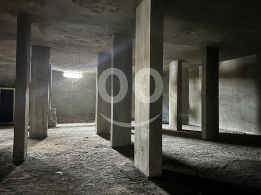Commercials for sale in Dekouaneh - مستودع للبيع في الدكوانة مساحة 550 متر مربع | Spacious Warehouse for Sale in Dekwaneh - Ref: j.007