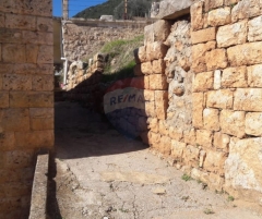 R9-3344 Old Sandstone House for Sale in Zgharta بيت حجري رملي قديم للبيع في زغرتا
