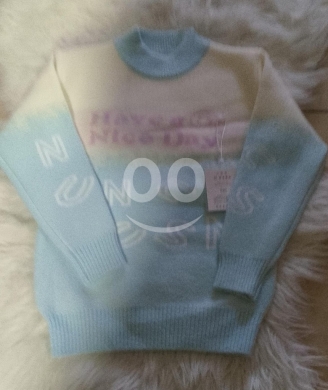 Produits pour bébés et enfants dans Beyrouth - كنزة بناتي صوف ناعمة (أعمار 5 - 9 - 12 سنة) بـ 10$ فقط! | Girls&#039; Soft Knit Sweater - Sizes 5/9/12 Ye
