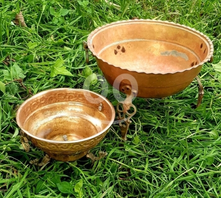 Antiques & Collectibles dans Batroun - طقم منقل نحاس يدوي أثري عدد 2 حجم وسط وصغير | Set of 2 Antique Handmade Copper Braziers