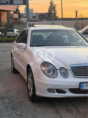 Mercedes-Benz in Zgharta - Mercedes E 200 mod 2005