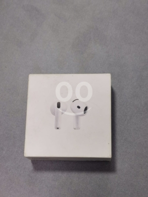 Mobile accessories dans Beyrouth - سماعات أبل إيربودز 4 الأصلية بحالة ممتازة | Apple AirPods 4 Original Brand New Condition