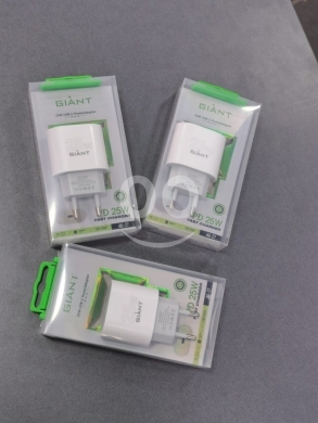 Mobile accessories in Beirut City - شاحن جداري جيانت 25 واط شحن سريع PD أصلي | GIANT 25W Fast Wall Charger PD Original Adapter