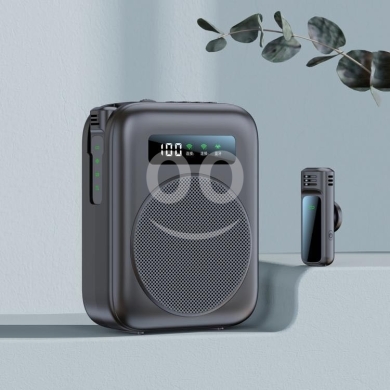 Other electronics in Achrafieh - مكبر صوت وميكروفون لاسلكي مغناطيسي احترافي | Wireless Magnetic Microphone & Loudspeaker