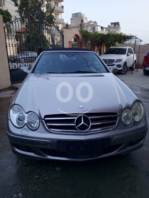 Mercedes-Benz dans Tripoli - CLK 320 2004