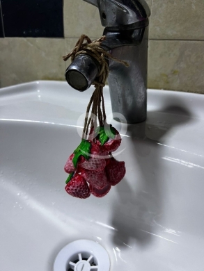 Health & Beauty in Hrar - Handmade Strawberry Scented Soap Bunch | صابون يدوي معطر على شكل عناقيد فراولة